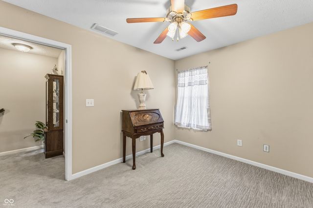 6075 Prairie Stream Way, Columbus, IN 47203