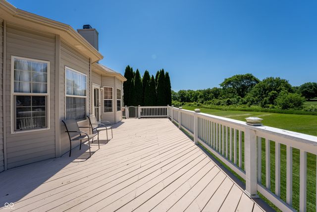 6075 Prairie Stream Way, Columbus, IN 47203