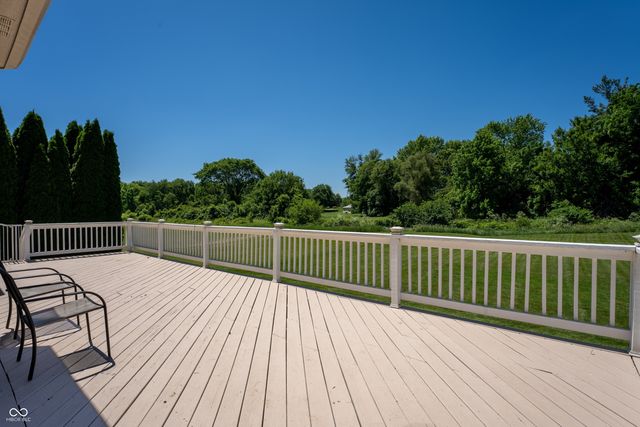 6075 Prairie Stream Way, Columbus, IN 47203