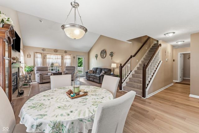 6075 Prairie Stream Way, Columbus, IN 47203