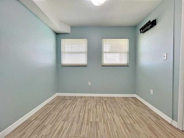 865 SKY LAKE CIRCLE D, Orlando, FL 32809