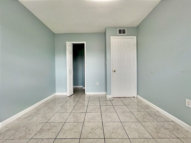865 SKY LAKE CIRCLE D, Orlando, FL 32809