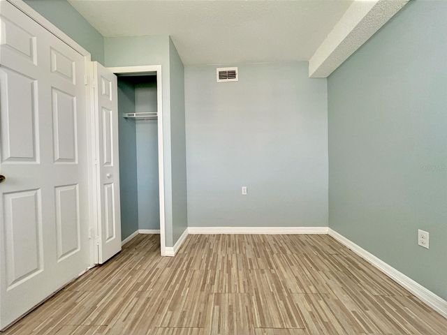 865 SKY LAKE CIRCLE D, Orlando, FL 32809