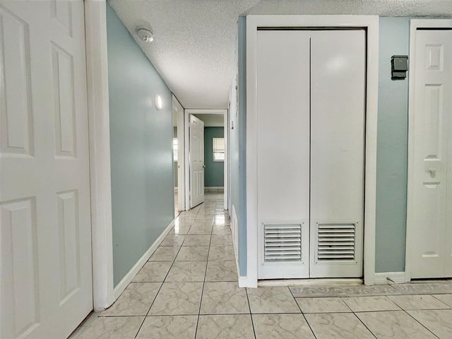 865 SKY LAKE CIRCLE D, Orlando, FL 32809