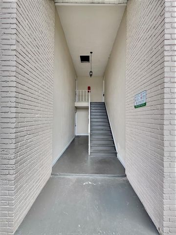 865 SKY LAKE CIRCLE D, Orlando, FL 32809