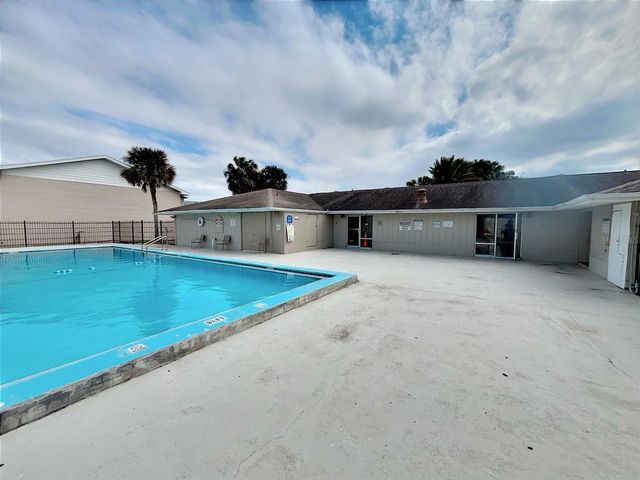 865 SKY LAKE CIRCLE D, Orlando, FL 32809