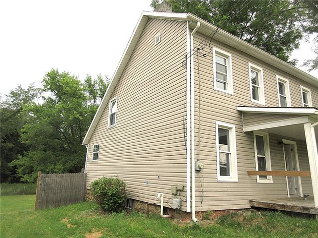 931 Mapletown, Greensboro, PA 15338