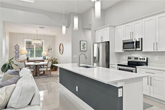 134 SW 33rd AVE, Cape Coral, FL 33991