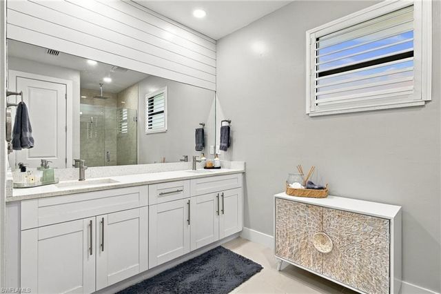 134 SW 33rd AVE, Cape Coral, FL 33991