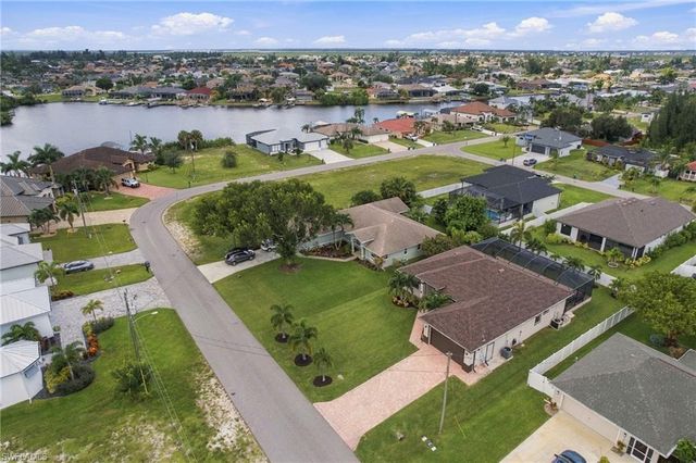 134 SW 33rd AVE, Cape Coral, FL 33991
