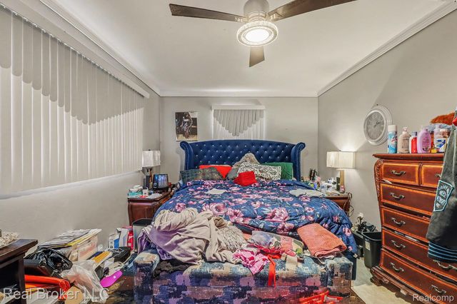 19115 Old Homestead Drive, Harper Woods, MI 48225