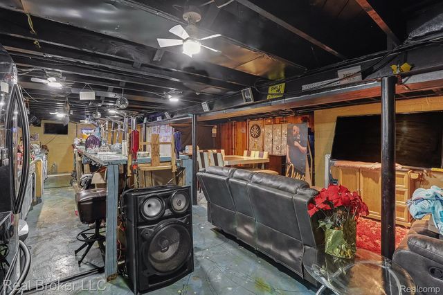 19115 Old Homestead Drive, Harper Woods, MI 48225