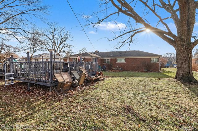 19115 Old Homestead Drive, Harper Woods, MI 48225