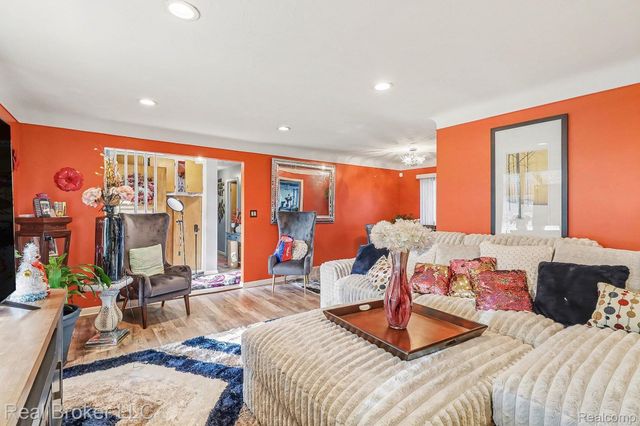 19115 Old Homestead Drive, Harper Woods, MI 48225