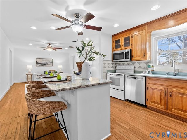 8411 Lyndale Dr, North Chesterfield, VA 23235