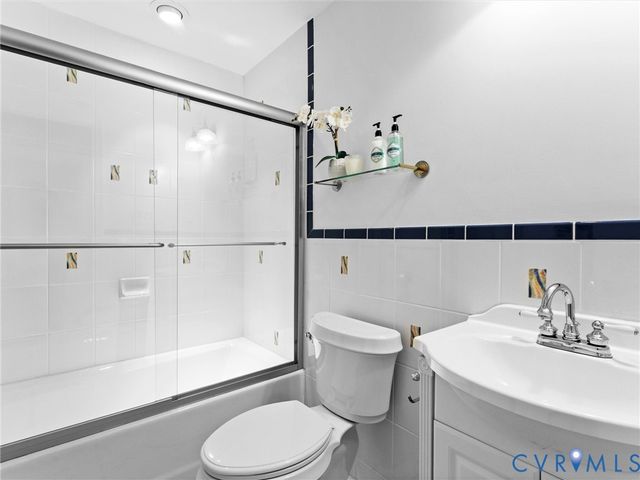 8411 Lyndale Dr, North Chesterfield, VA 23235