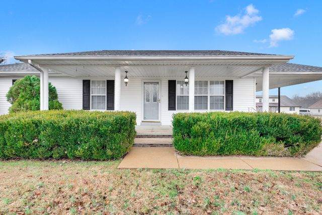 685 Edgefield Dr, Hohenwald, TN 38462