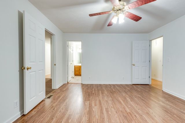 685 Edgefield Dr, Hohenwald, TN 38462