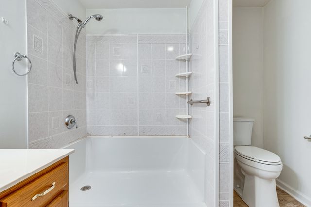 685 Edgefield Dr, Hohenwald, TN 38462