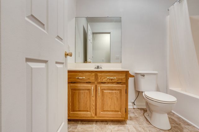 685 Edgefield Dr, Hohenwald, TN 38462