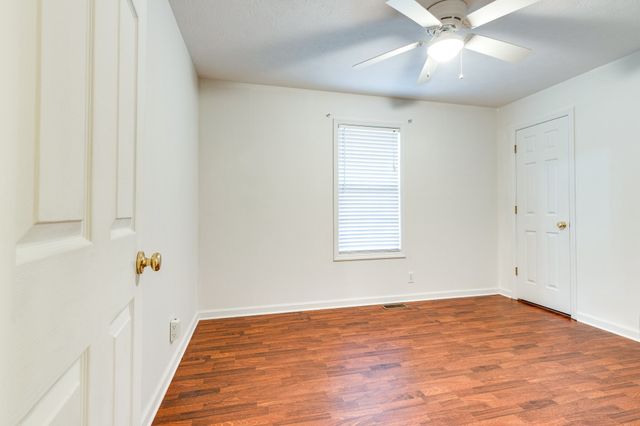 685 Edgefield Dr, Hohenwald, TN 38462