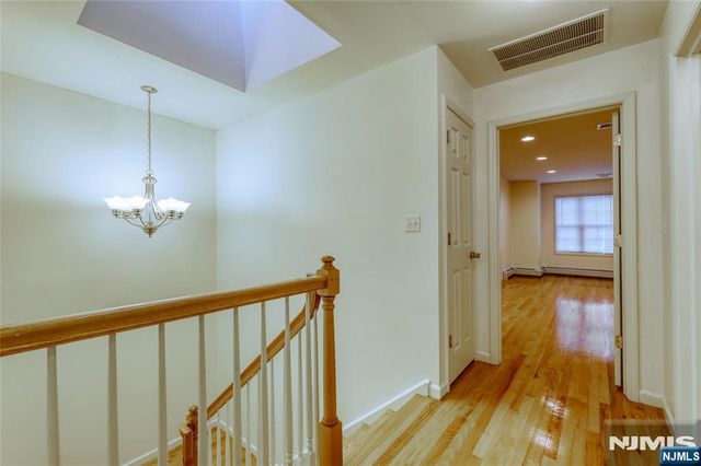425 West Street B, Fort Lee, NJ 07024