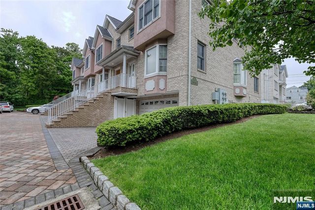 425 West Street B, Fort Lee, NJ 07024