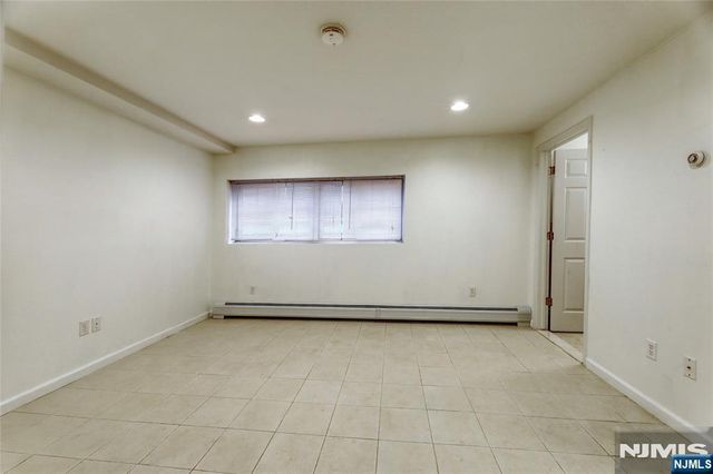 425 West Street B, Fort Lee, NJ 07024