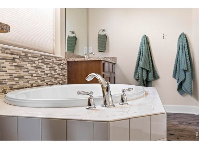 5651 Kadenwood Dr, Fort Collins, CO 80528