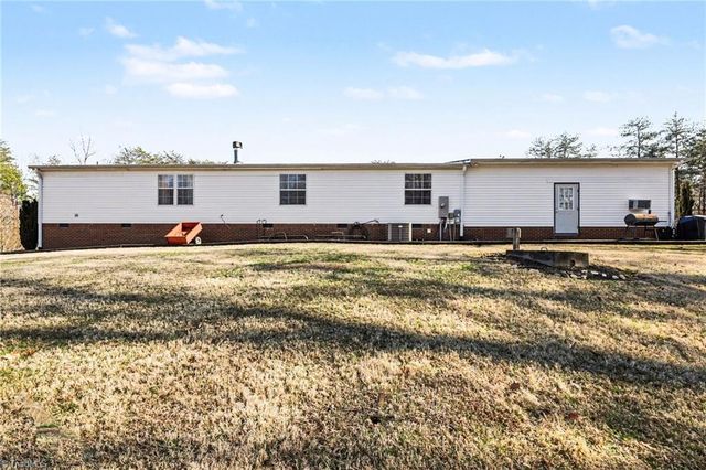 2298 Ray Loop Road, Westfield, NC 27053