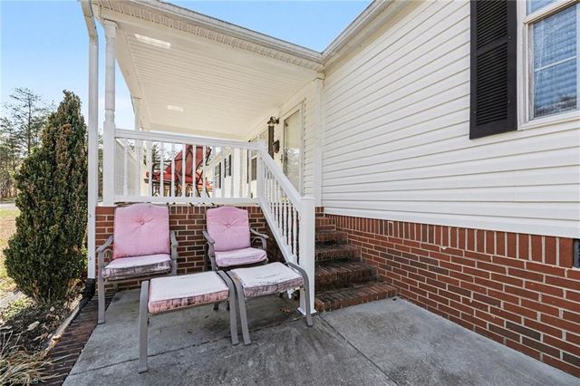 2298 Ray Loop Road, Westfield, NC 27053