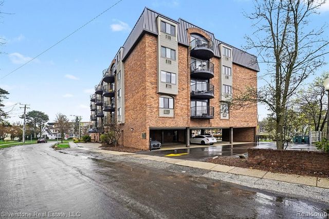 35300 Woodward Avenue, Birmingham, MI 48009