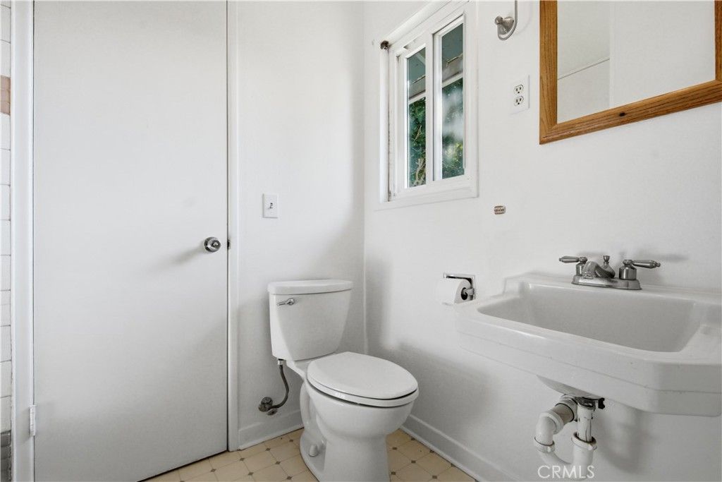 Image 11 of property listing at 9344 E Avenue T8, Littlerock, CA 93543