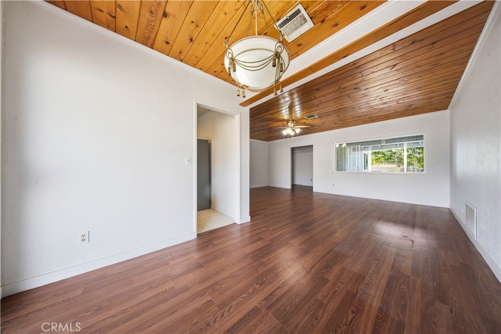 Image 5 of property listing at 9344 E Avenue T8, Littlerock, CA 93543