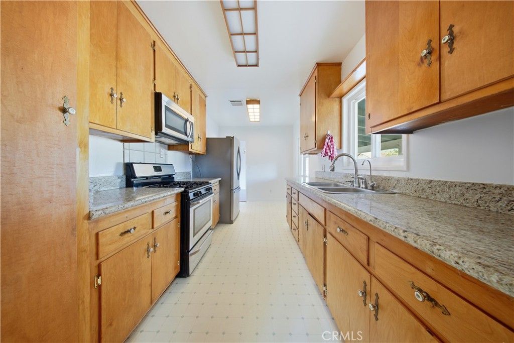 Image 9 of property listing at 9344 E Avenue T8, Littlerock, CA 93543