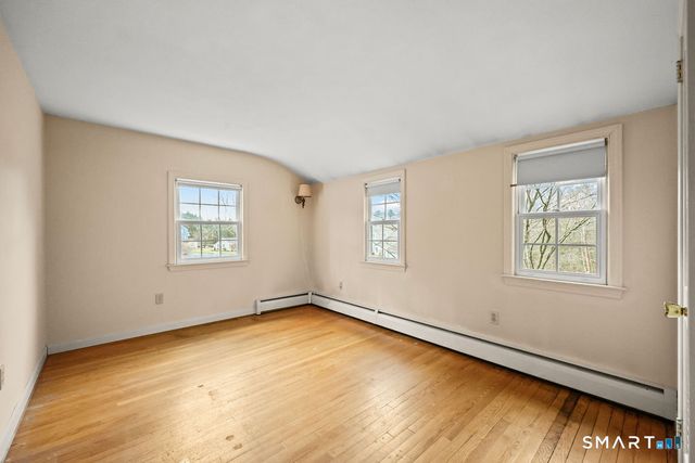 16 Richard Road, Simsbury, CT 06070