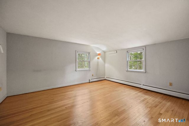 16 Richard Road, Simsbury, CT 06070