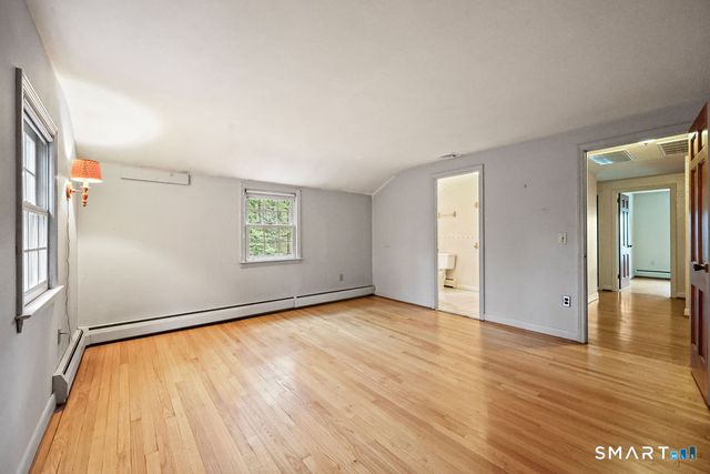 16 Richard Road, Simsbury, CT 06070