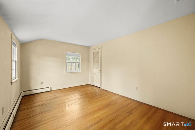 16 Richard Road, Simsbury, CT 06070