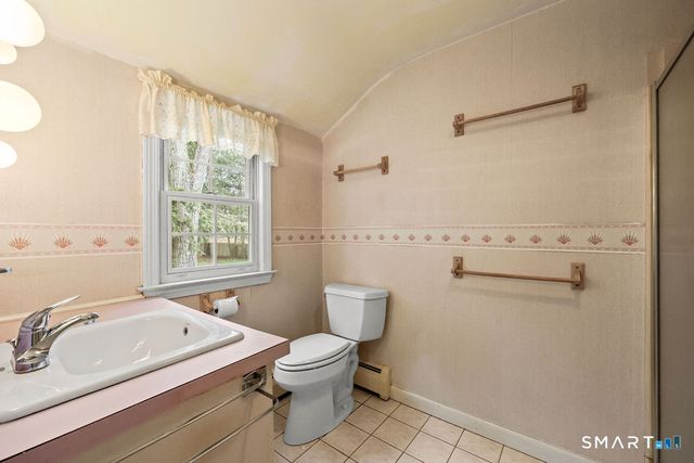 16 Richard Road, Simsbury, CT 06070