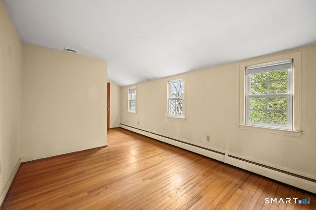 16 Richard Road, Simsbury, CT 06070