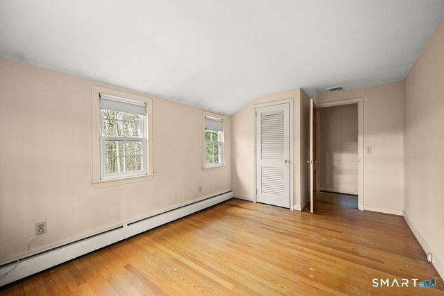 16 Richard Road, Simsbury, CT 06070