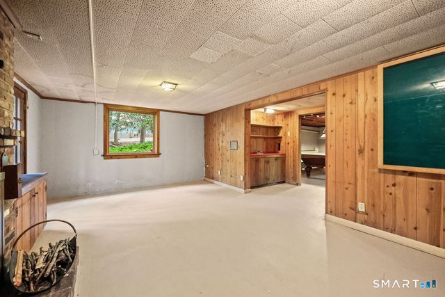 16 Richard Road, Simsbury, CT 06070