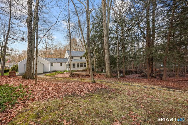16 Richard Road, Simsbury, CT 06070