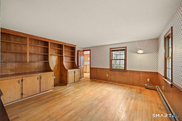 16 Richard Road, Simsbury, CT 06070