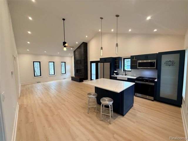 5687 Carroll Lake Road, Commerce Twp, MI 48382