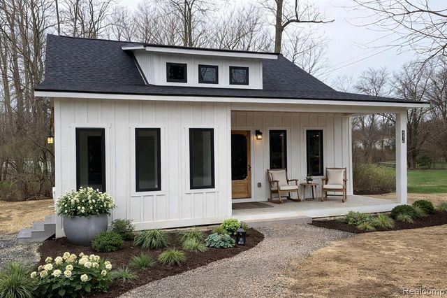 5687 Carroll Lake Road, Commerce Twp, MI 48382