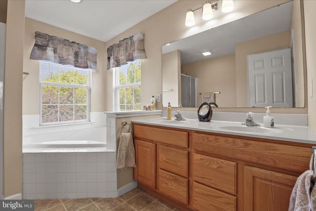 197 BARLEY CIR, Hanover, PA 17331