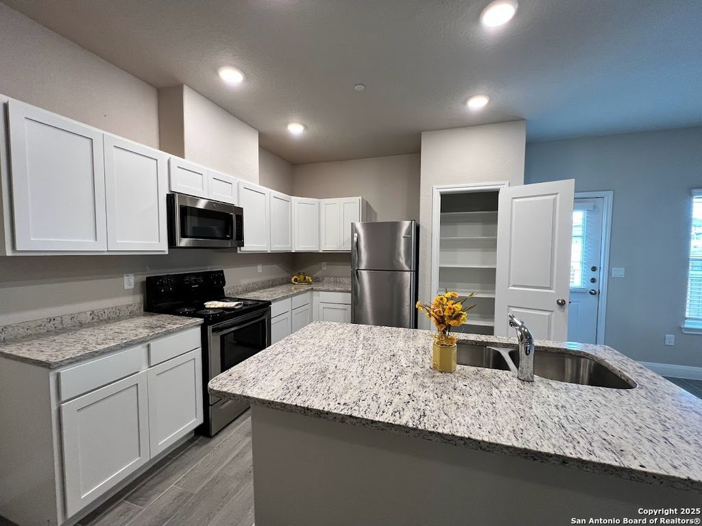 13023 Reid Meadows, Live Oak, TX 78233