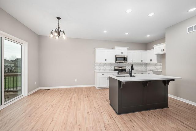 1318 N 159th Street, Basehor, KS 66007